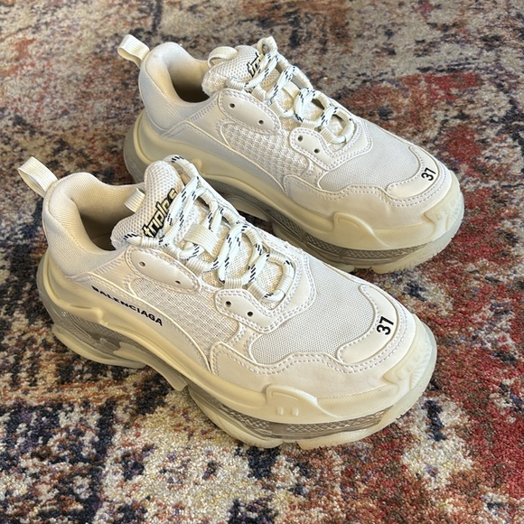 BALENCIAGA TRIPLE S CLEAR SOLE SNEAKERS - Picture 2 of 10